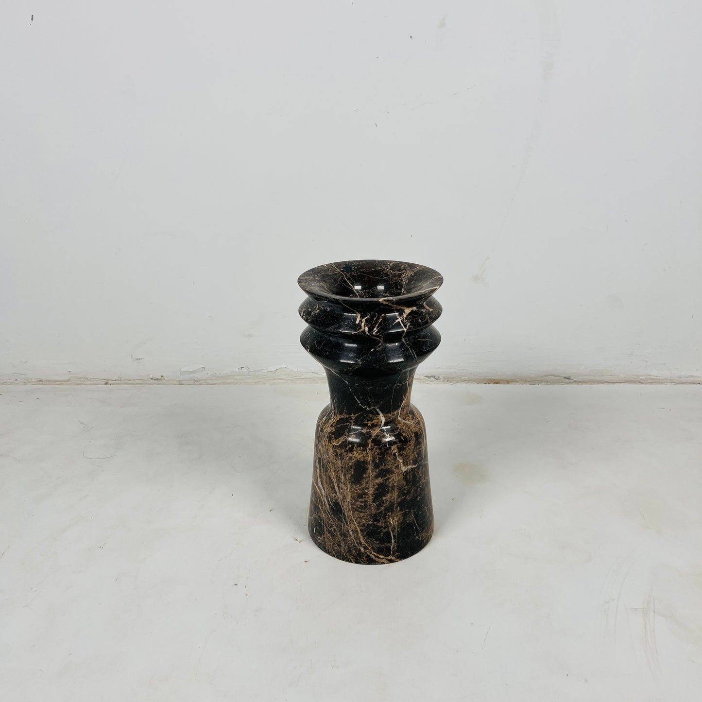 Ribbed Vase - Black