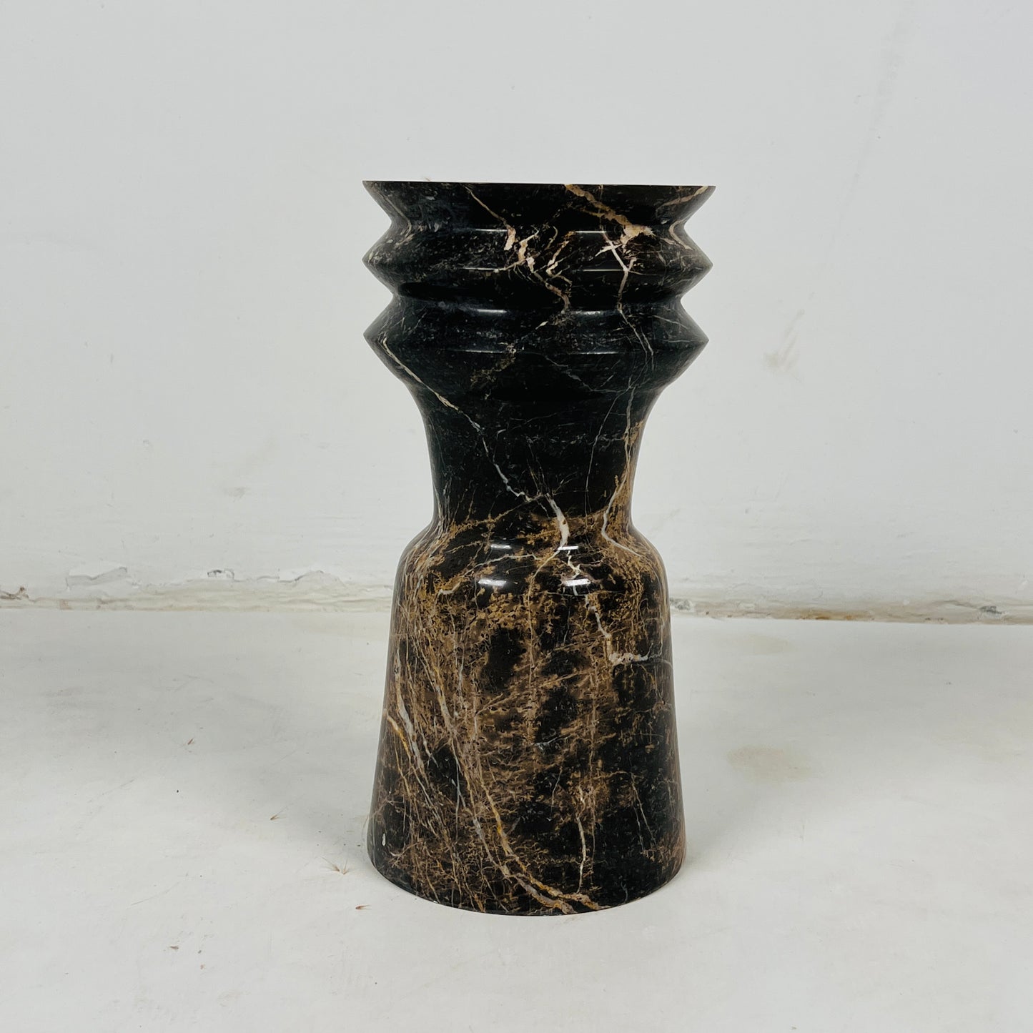 Ribbed Vase - Black