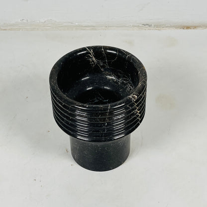 Echo Vase - Black