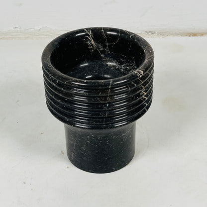 Echo Vase - Black