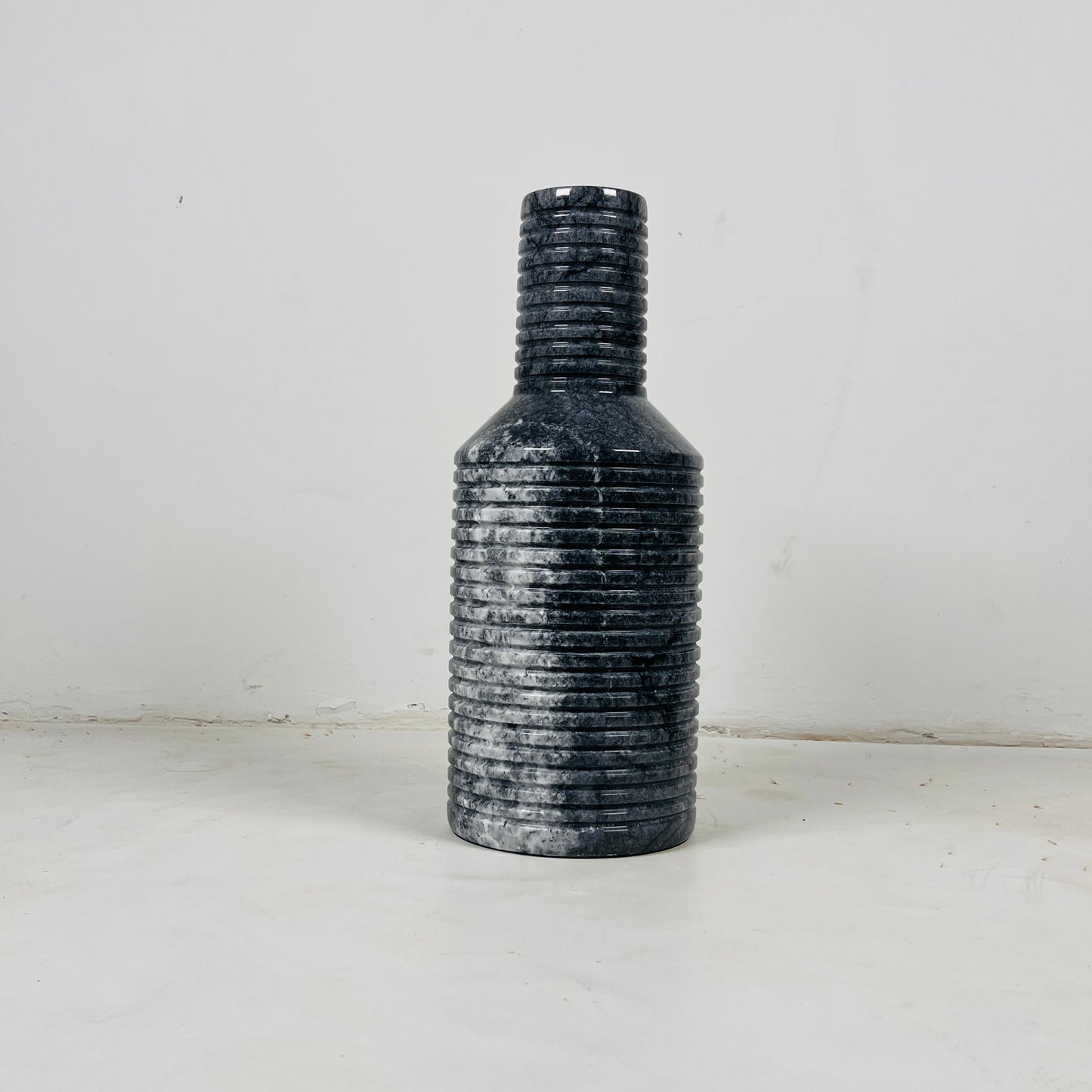Grooved Marble Vase - Black & Blue