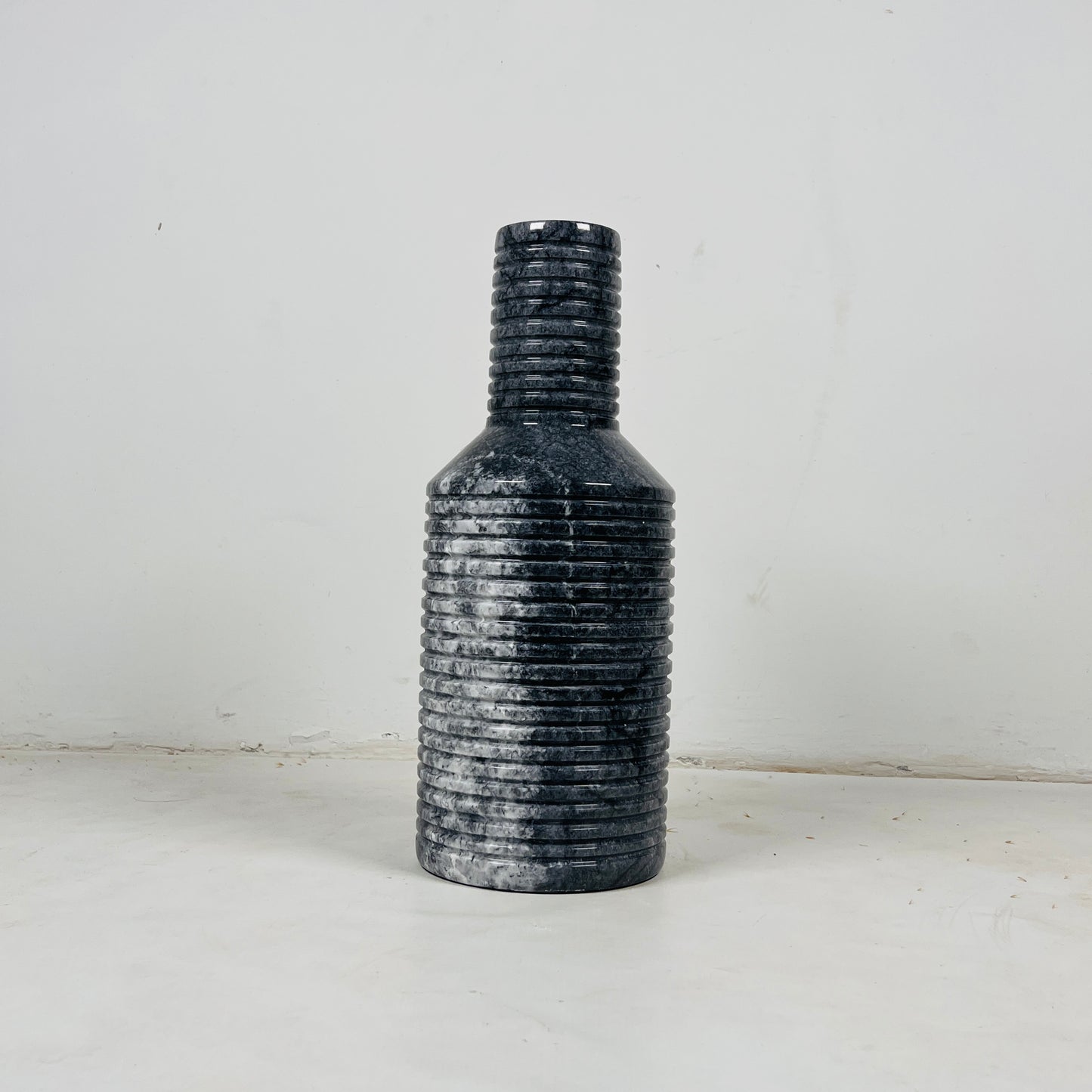Grooved Marble Vase - Black & Blue
