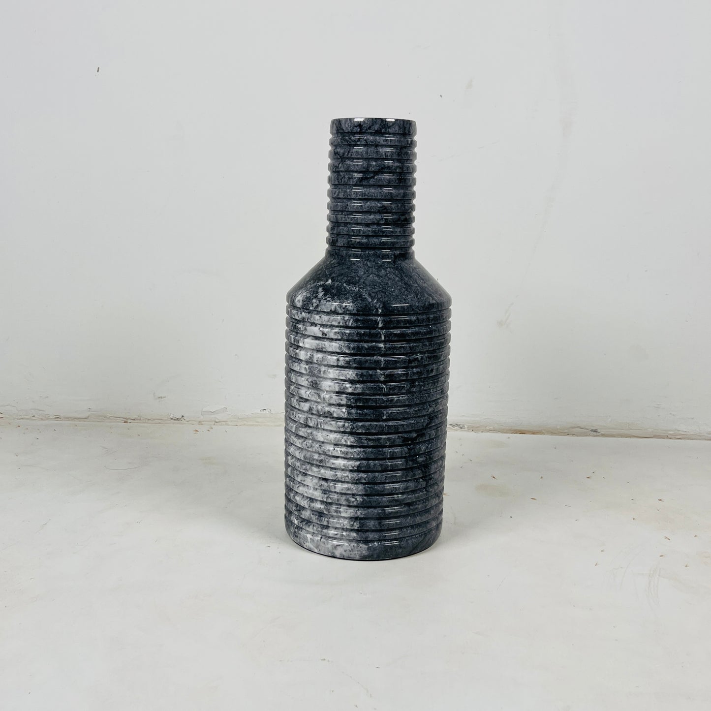 Grooved Marble Vase - Black & Blue