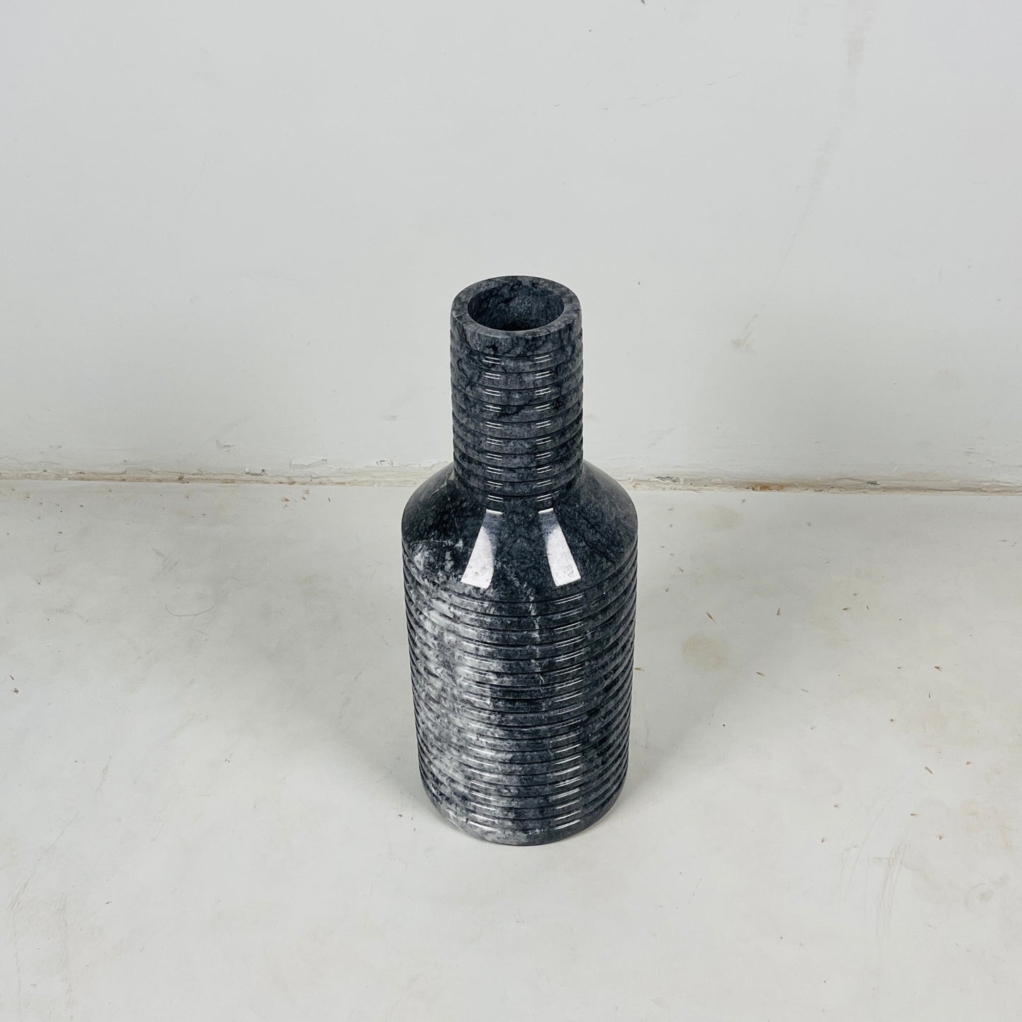 Grooved Marble Vase - Black & Blue