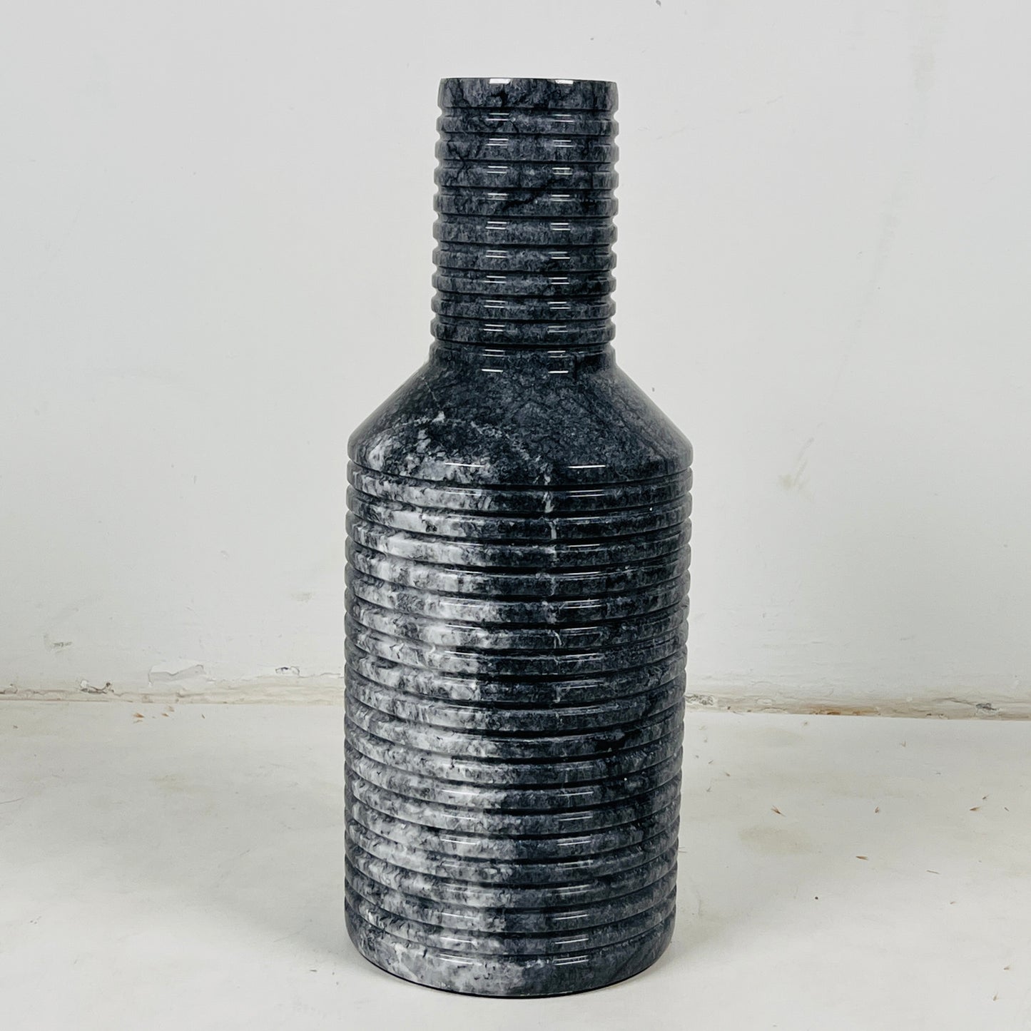 Grooved Marble Vase - Black & Blue