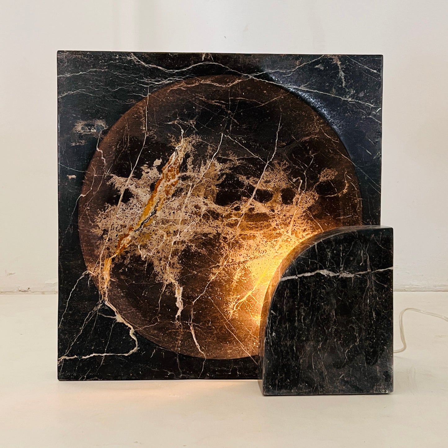 Eclipse Table Lamp - Black & Gold