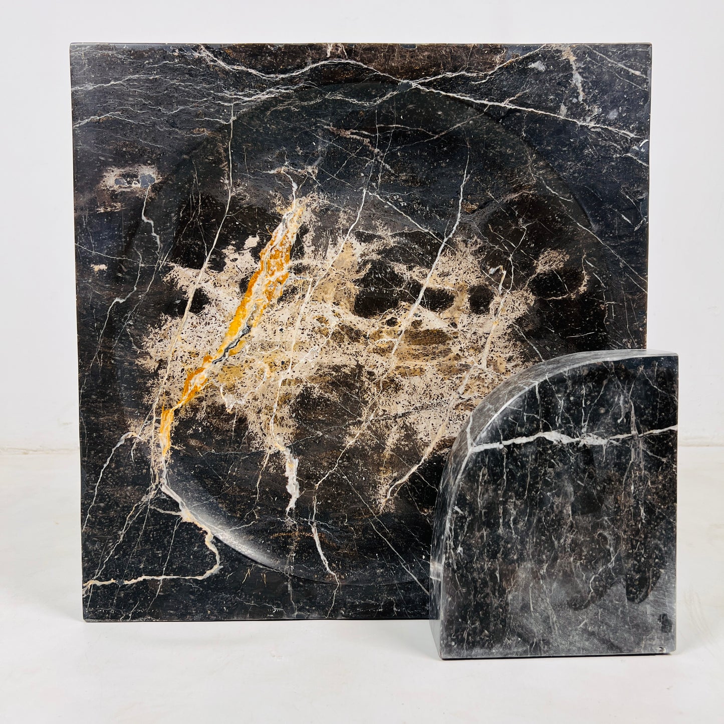 Eclipse Table Lamp - Black & Gold