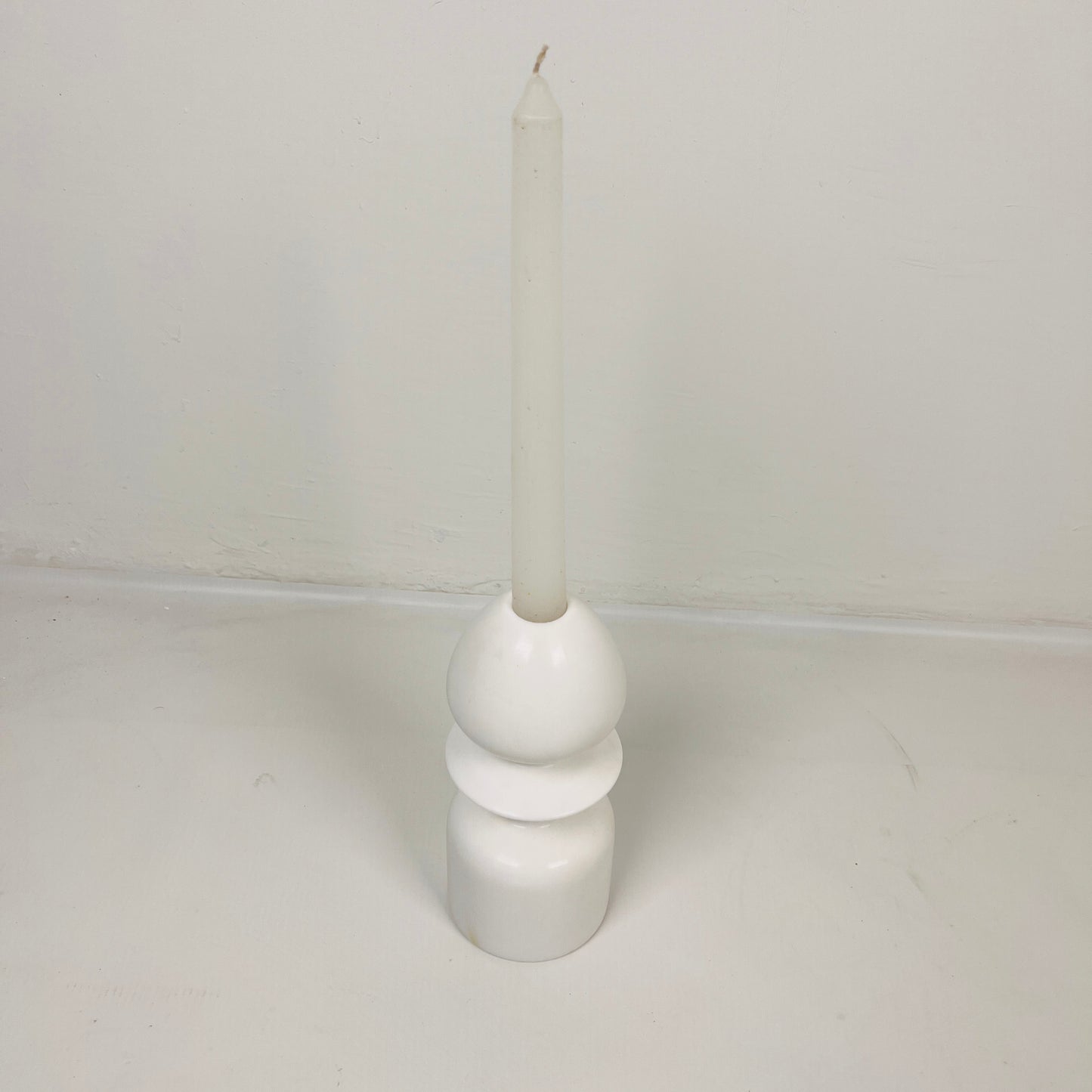 Acorn Candle Stand - White
