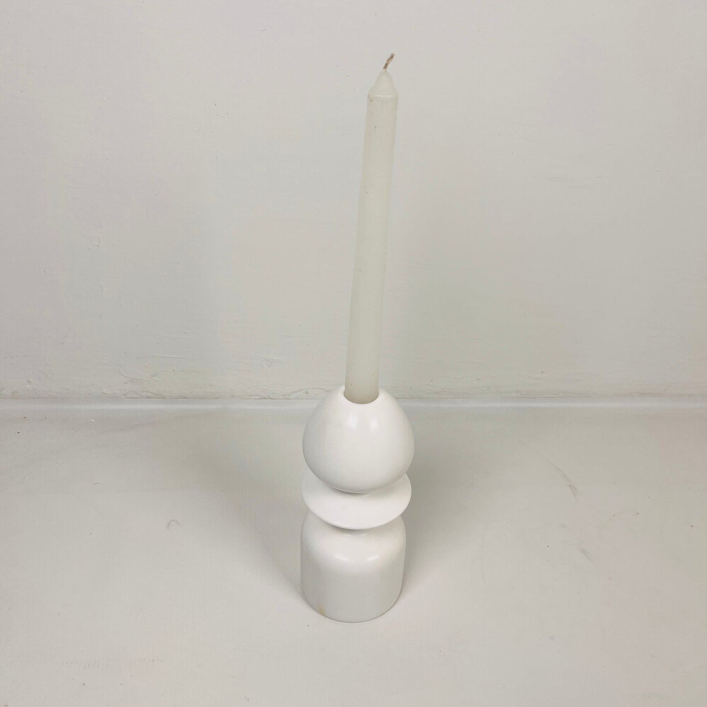 Acorn Candle Stand - White