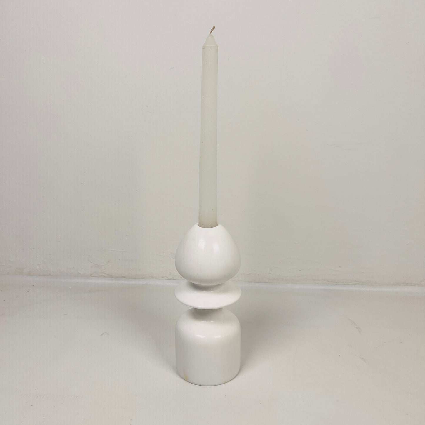 Acorn Candle Stand - White