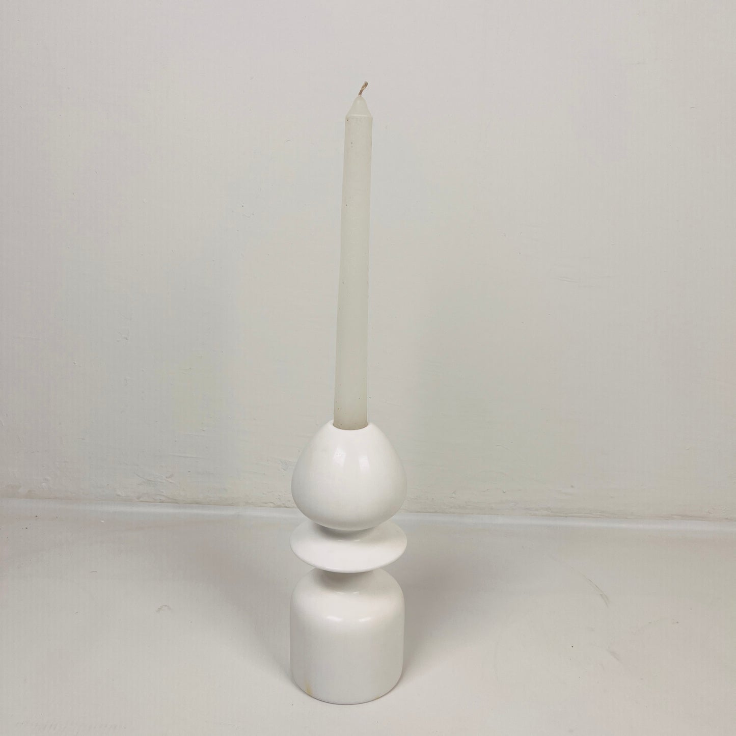 Acorn Candle Stand - White