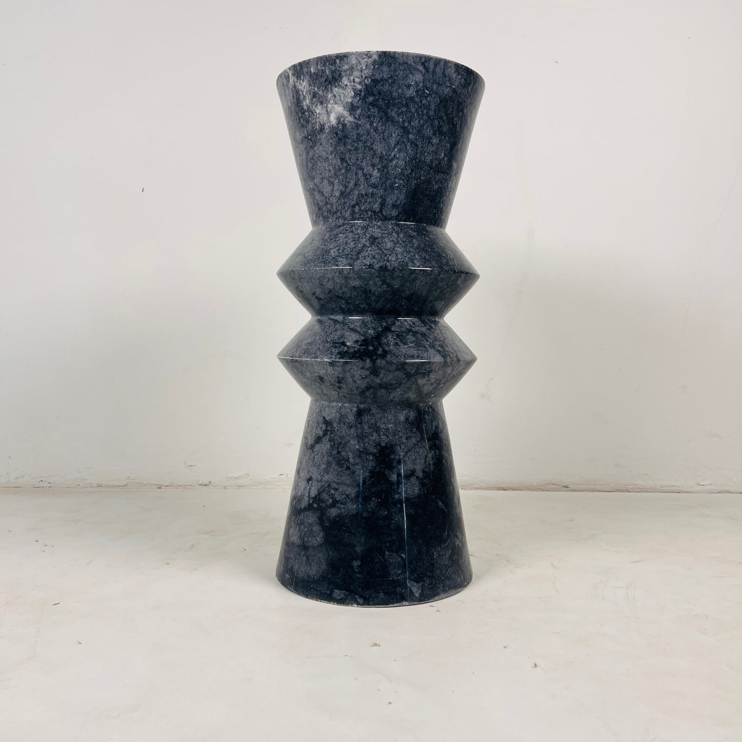 Pristine Vase - Black & Blue