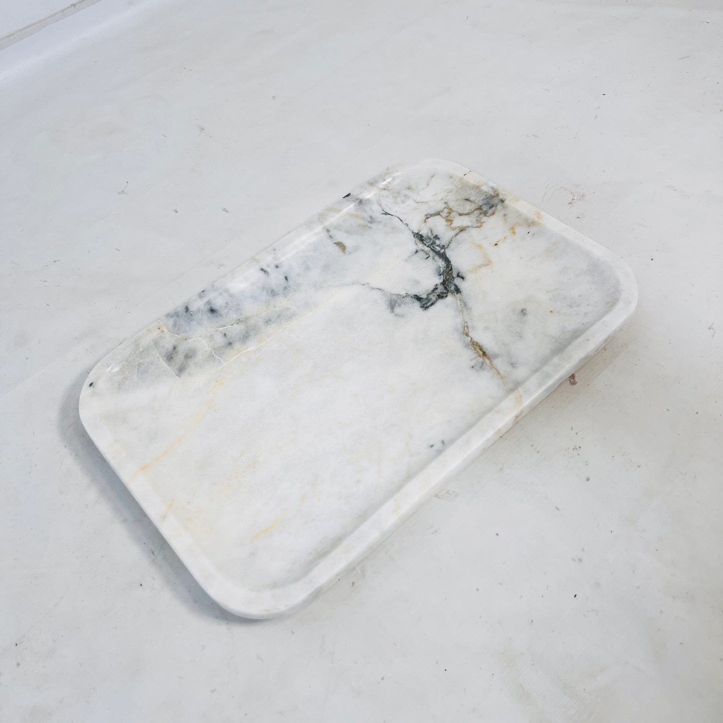 Refined Ridge Tray