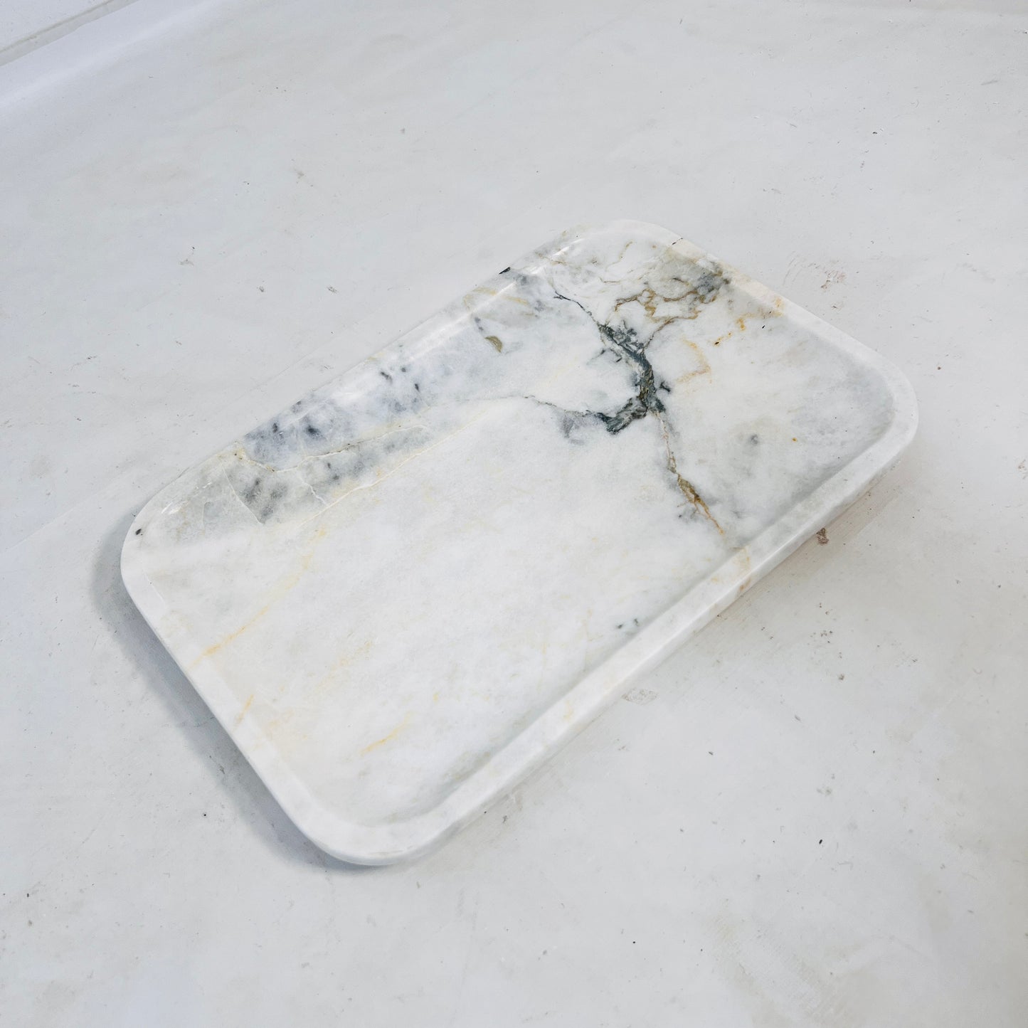 Refined Ridge Tray