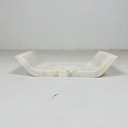 Curved Tray