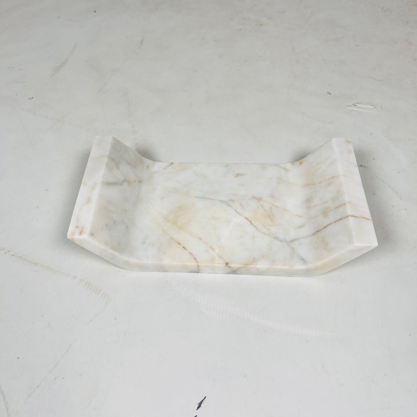 Curved Tray