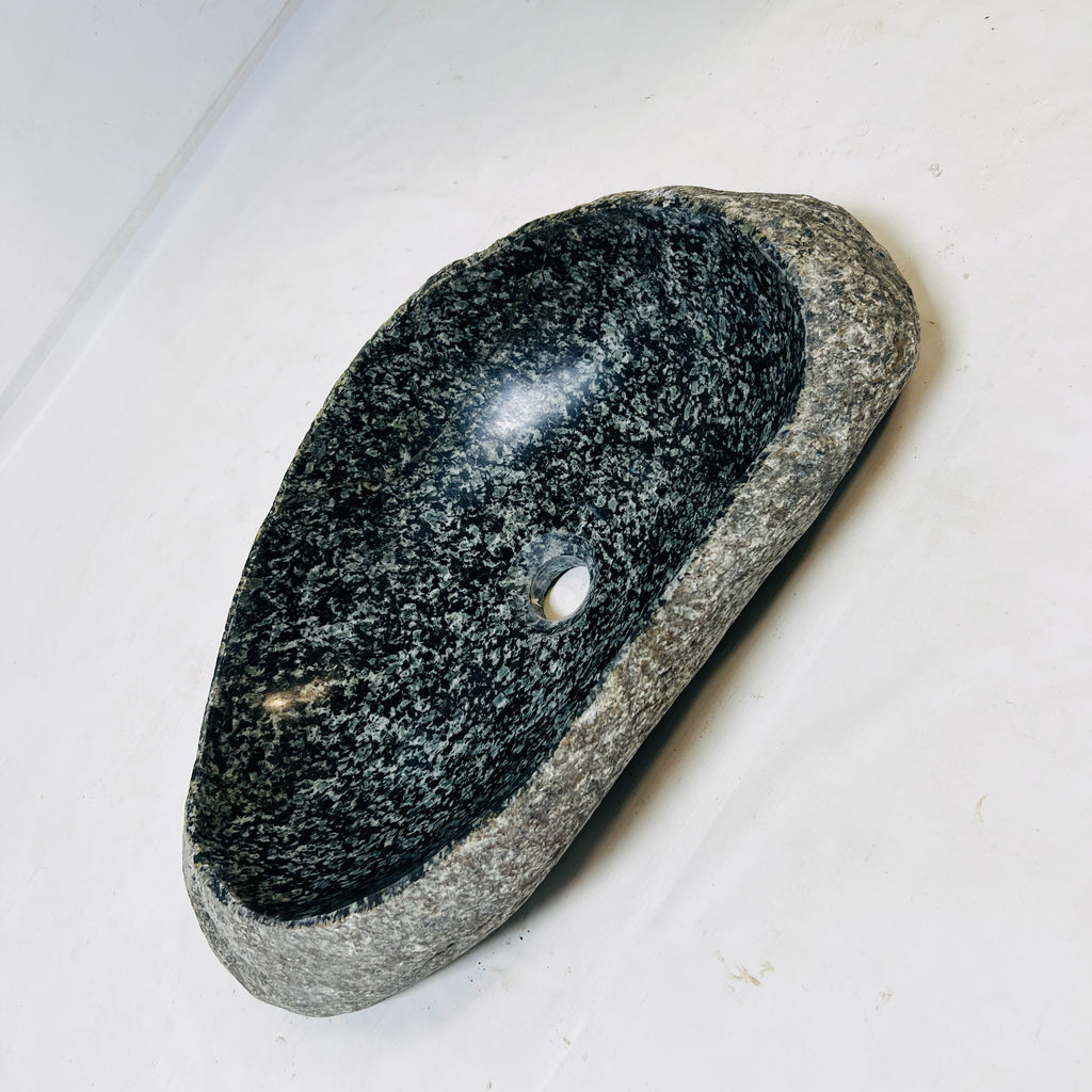 Rockwave Noir riverstone Sink