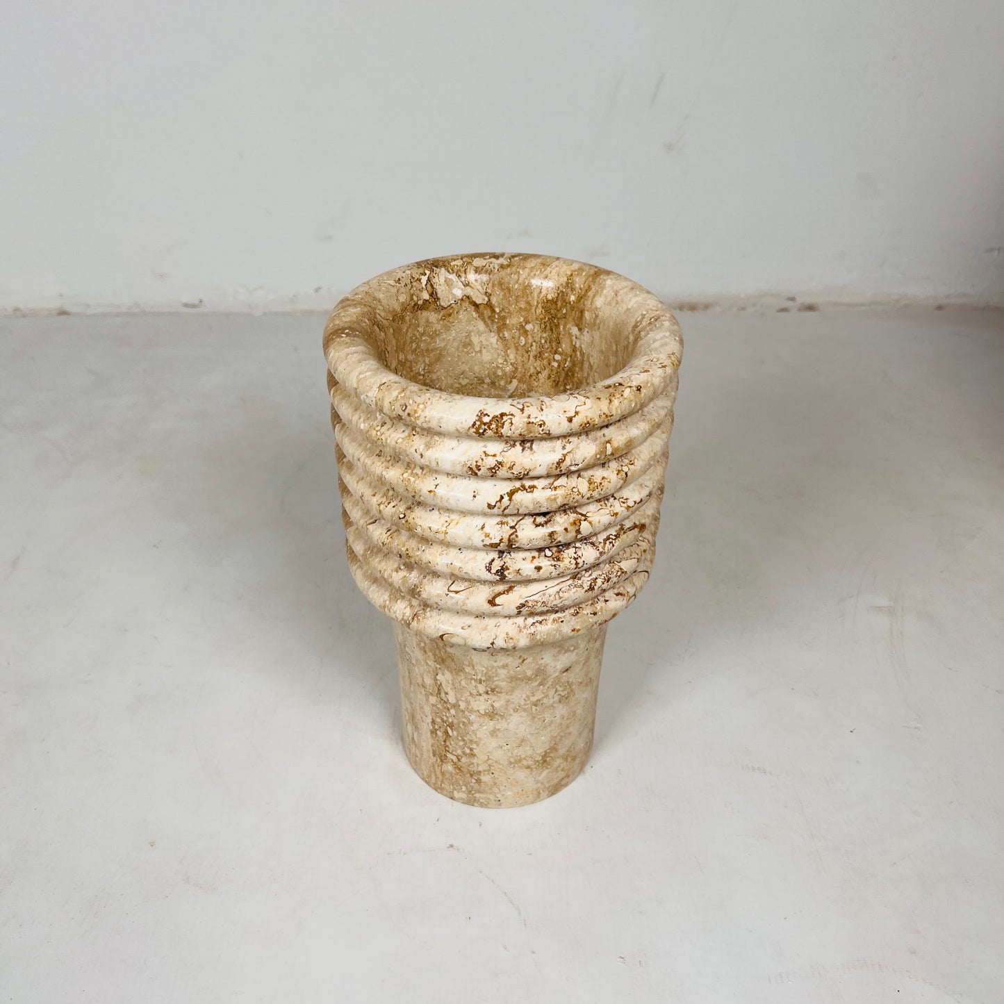 Echo Vase - Travertine
