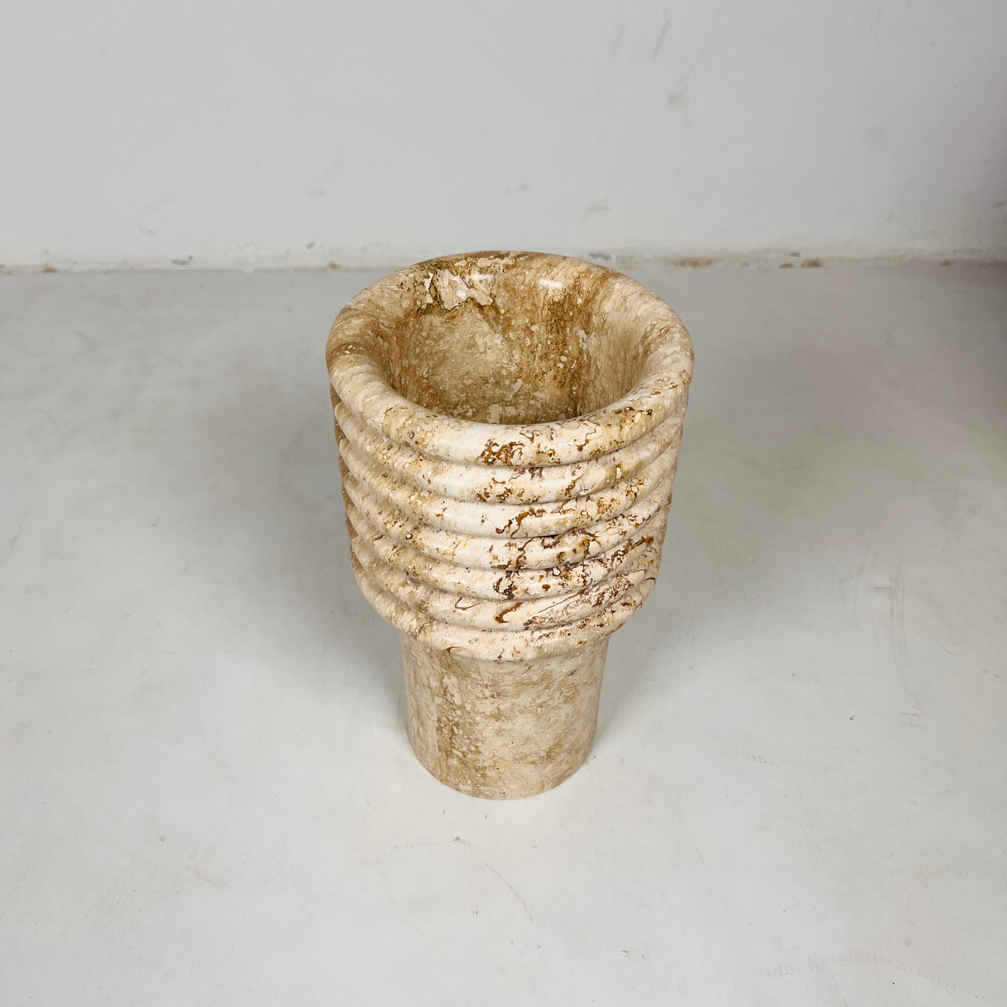 Echo Vase - Travertine