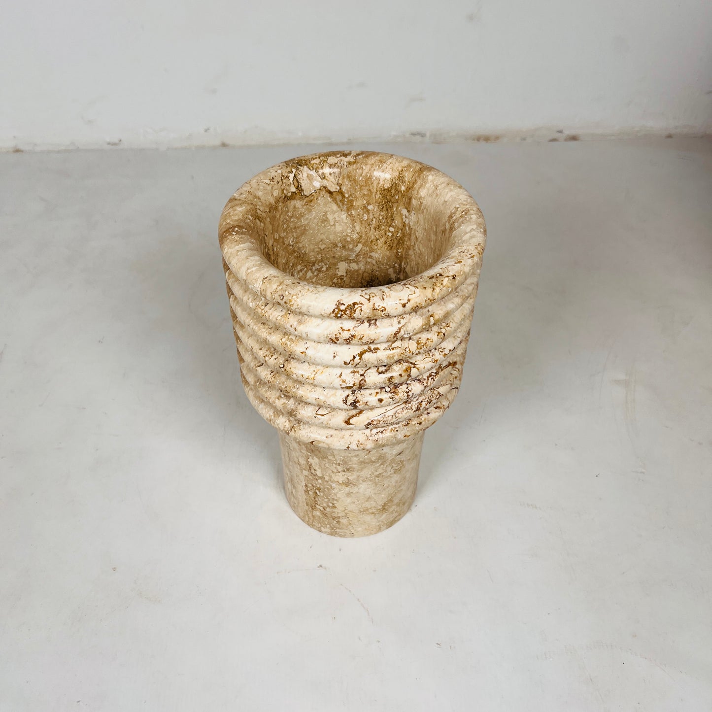 Echo Vase - Travertine