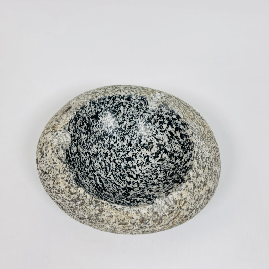 River Stone Grey and Black dotted Ash Tray