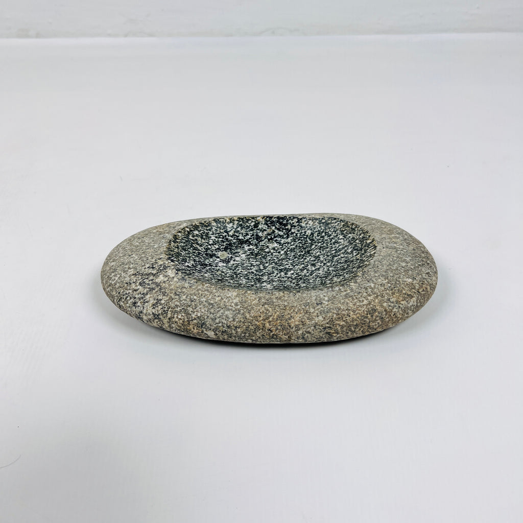 Riverstone Stone Pebble Spotted Soap Dish