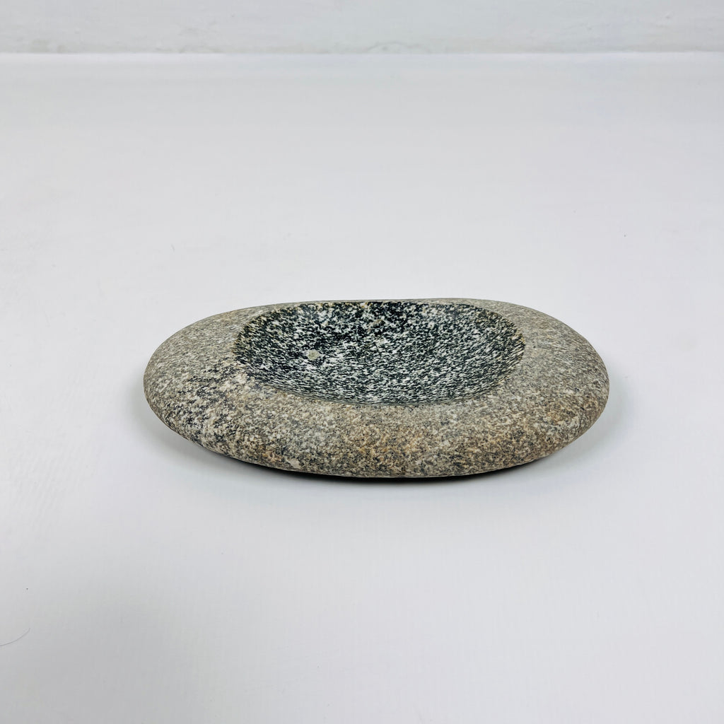 Riverstone Stone Pebble Spotted Soap Dish