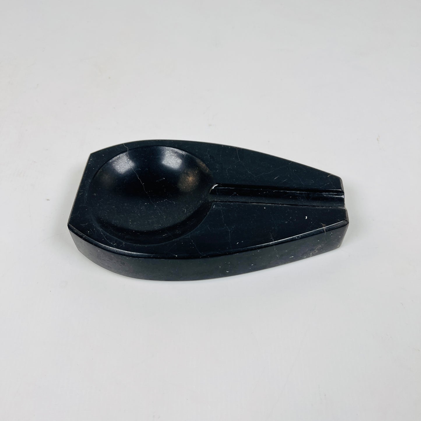 Curved Marble Ash Tray - Black