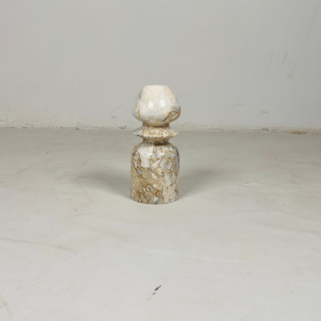 Eline Remis Candle Stand