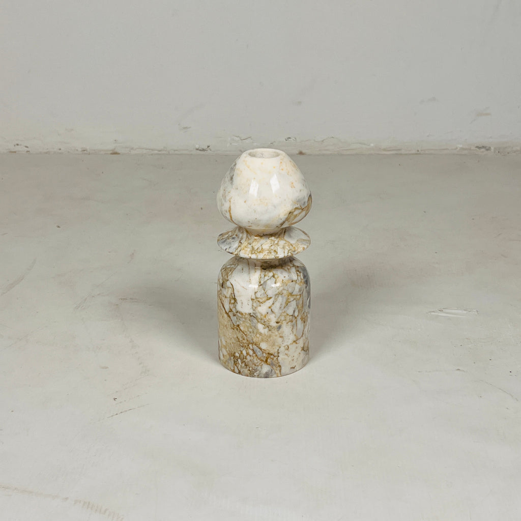 Eline Remis Candle Stand