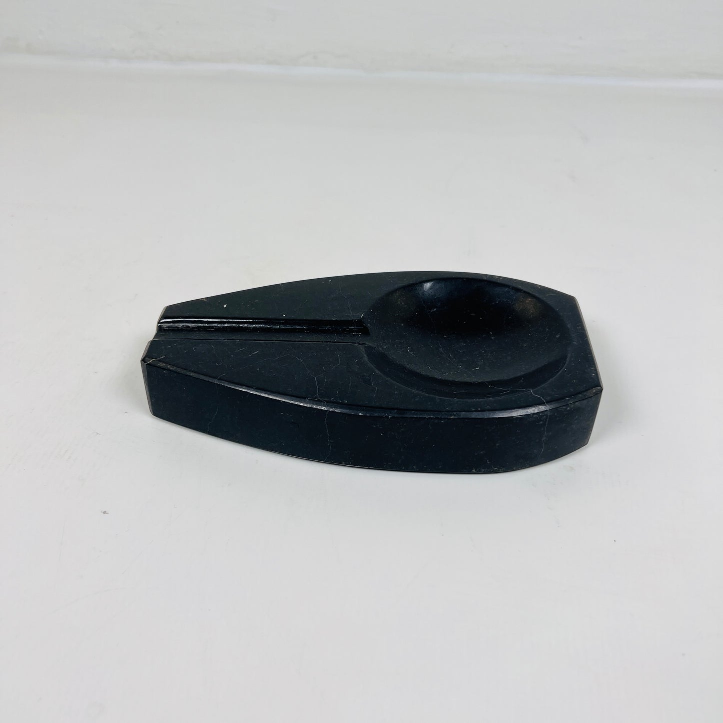 Curved Marble Ash Tray - Black