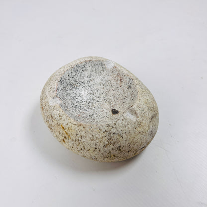 Spotted Eggshell Ash Tray -River Stone