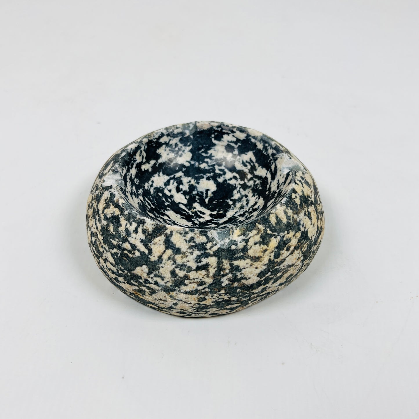 Black & White Specked Ash Tray - Riverstone