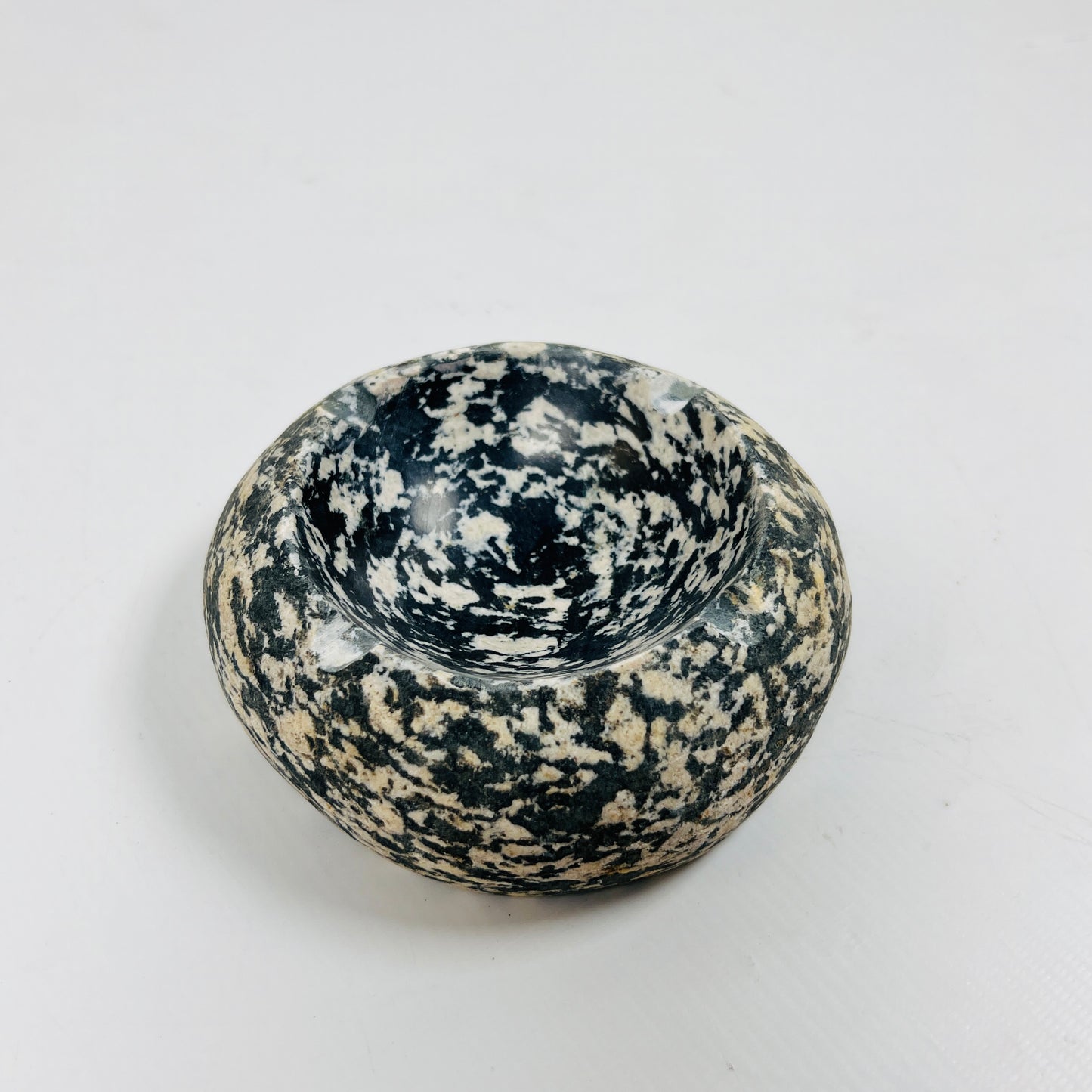 Black & White Specked Ash Tray - Riverstone