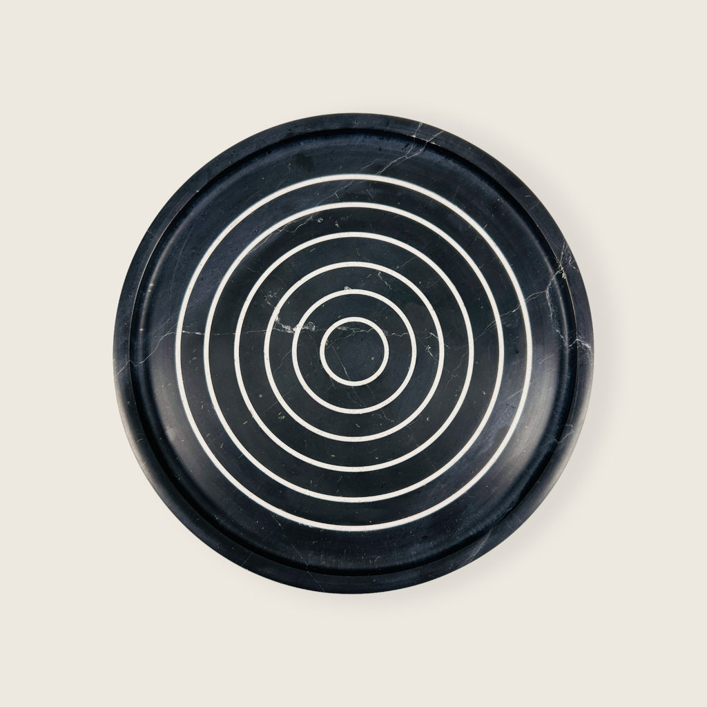 Black With White Concentric Circles Marble Plate