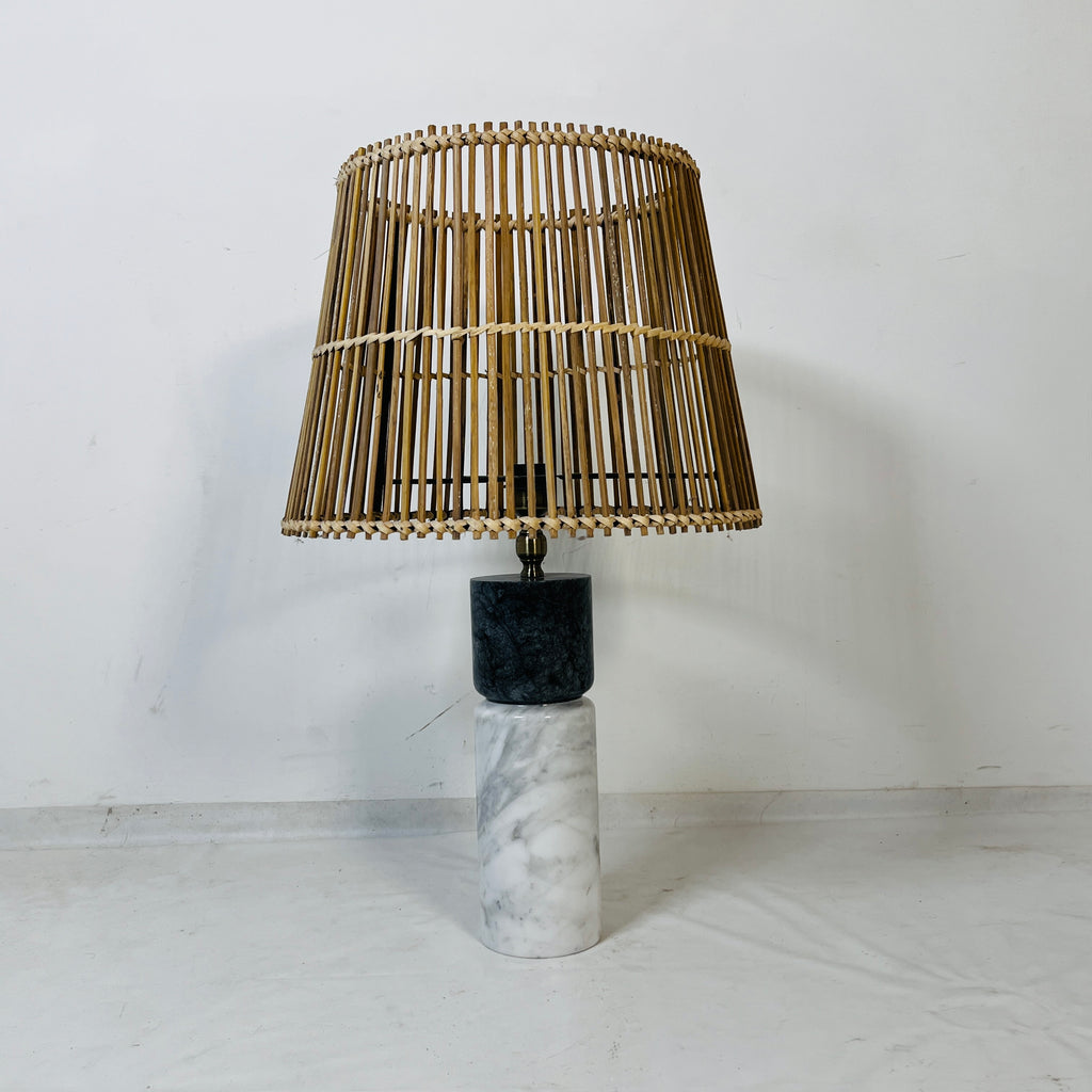 Silky Contrast Lamp