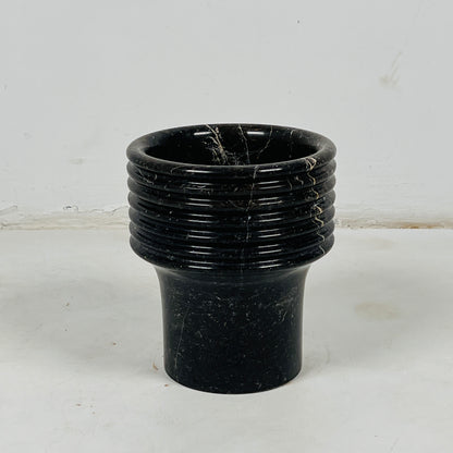 Echo Vase - Black