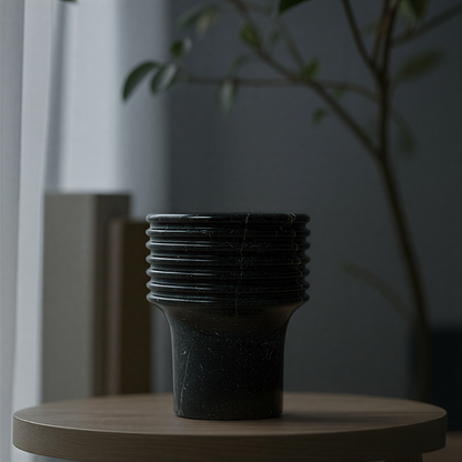 Echo Vase - Black