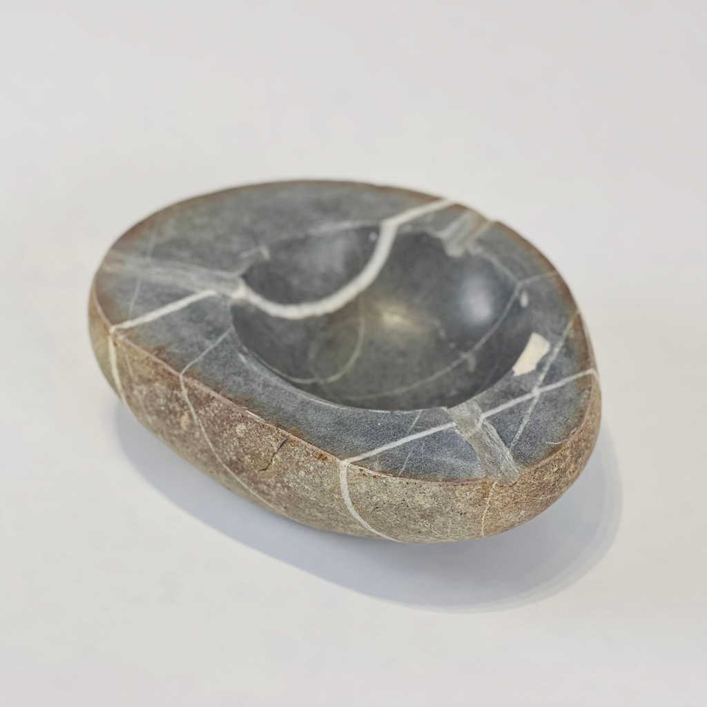 River Stone Lined Ash Tray