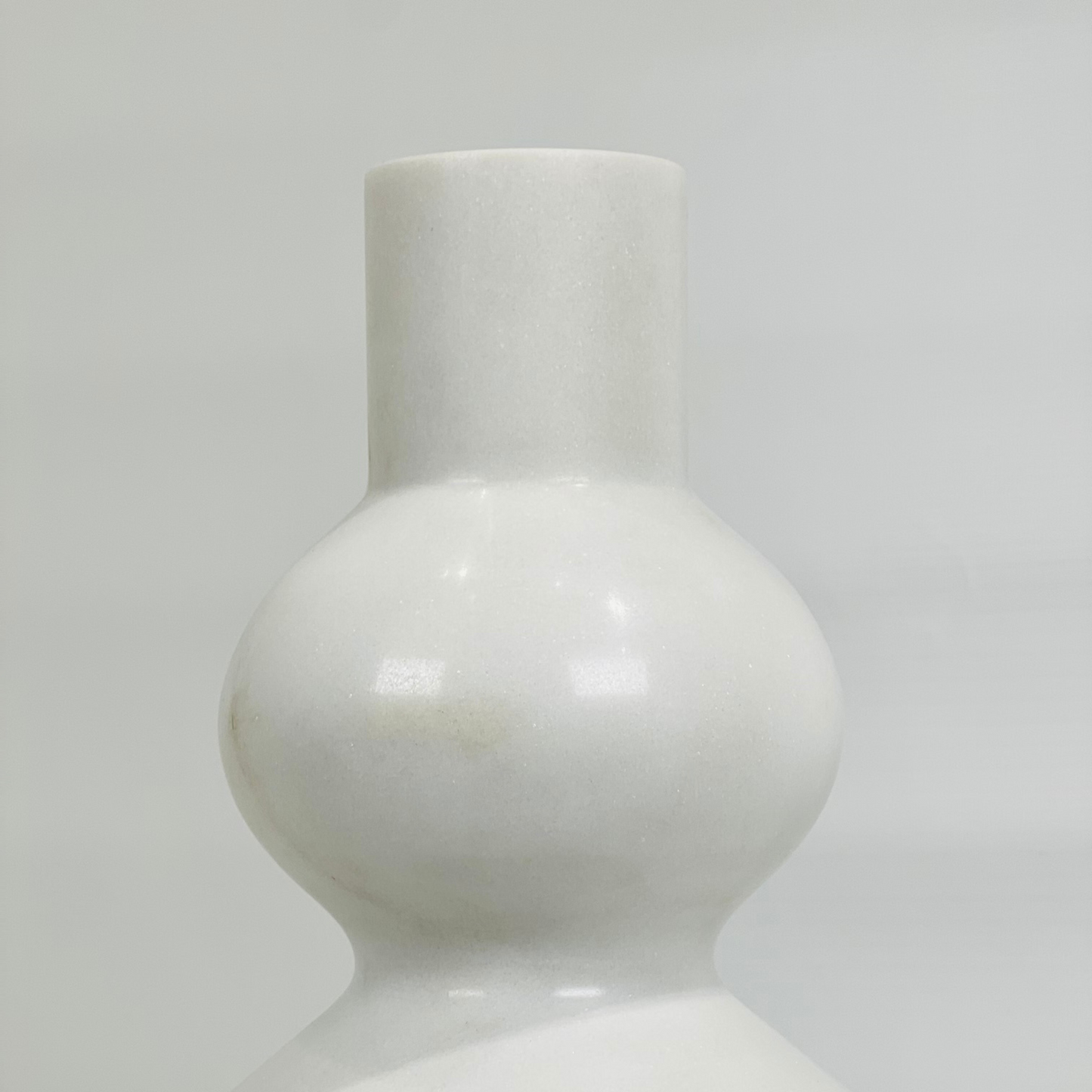 Bulged Short Neck Marble Bottle - White
