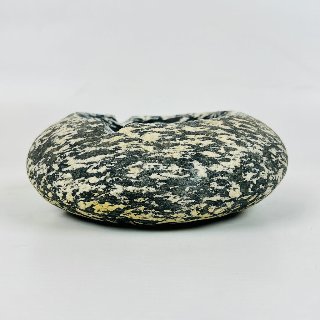 River Stone Black And White Grained Ash Tray