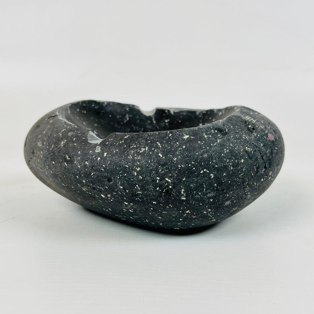 River Stone Pitch-Black Pecked Ash Tray