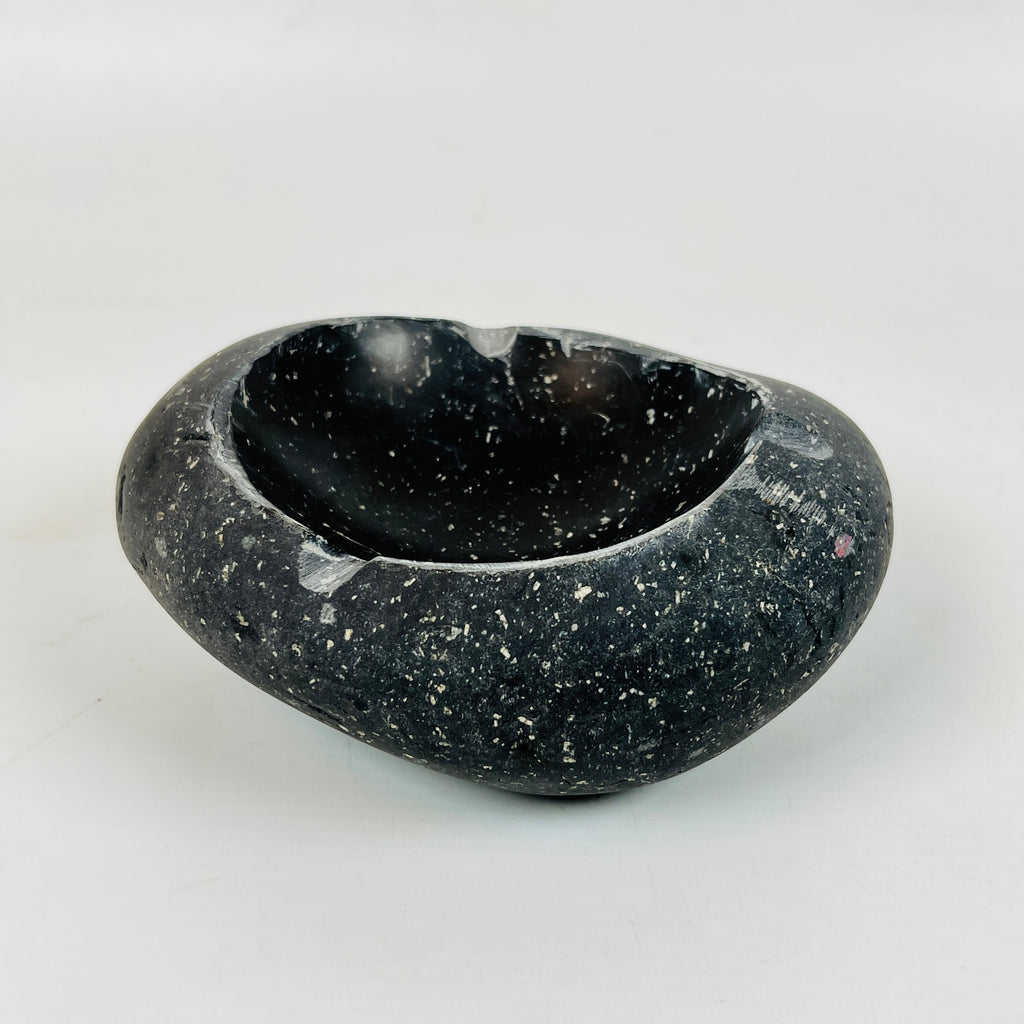 River Stone Pitch-Black Pecked Ash Tray