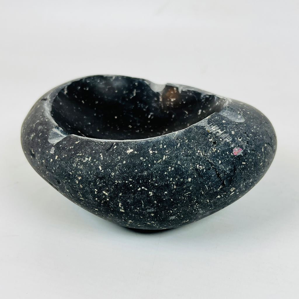 River Stone Pitch-Black Pecked Ash Tray