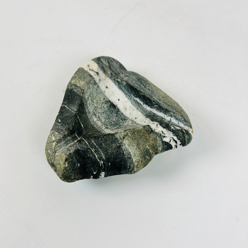 River Stone White Lined Triangular Spotted Ash Tray