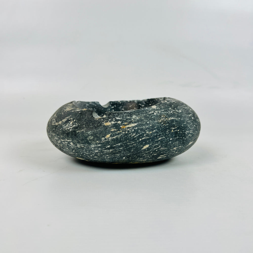 River Stone Black And white Spotted Ash Tray