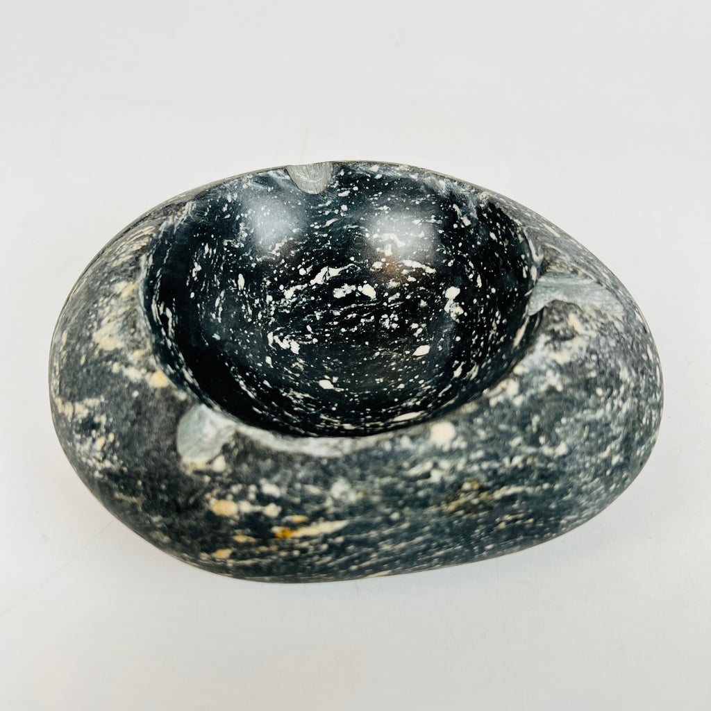 River Stone Black And white Spotted Ash Tray