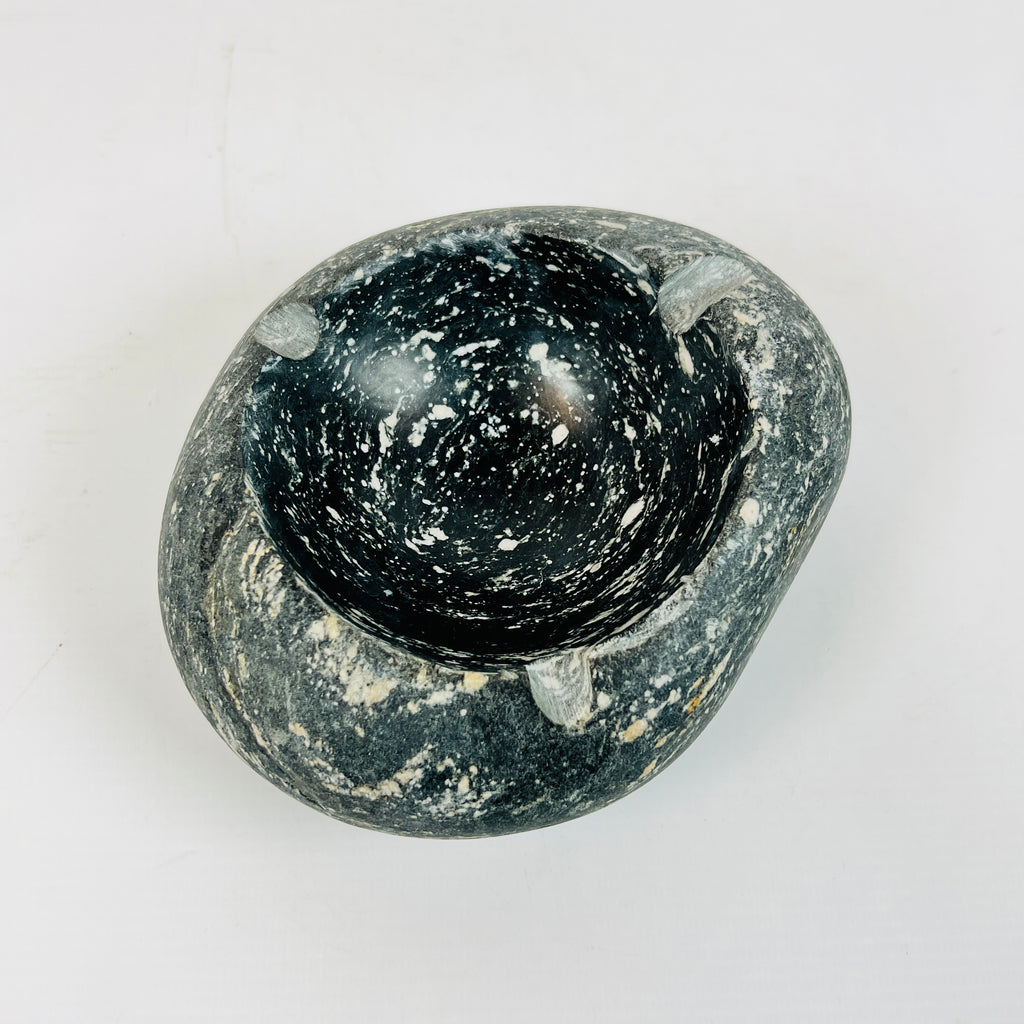 River Stone Black And white Spotted Ash Tray