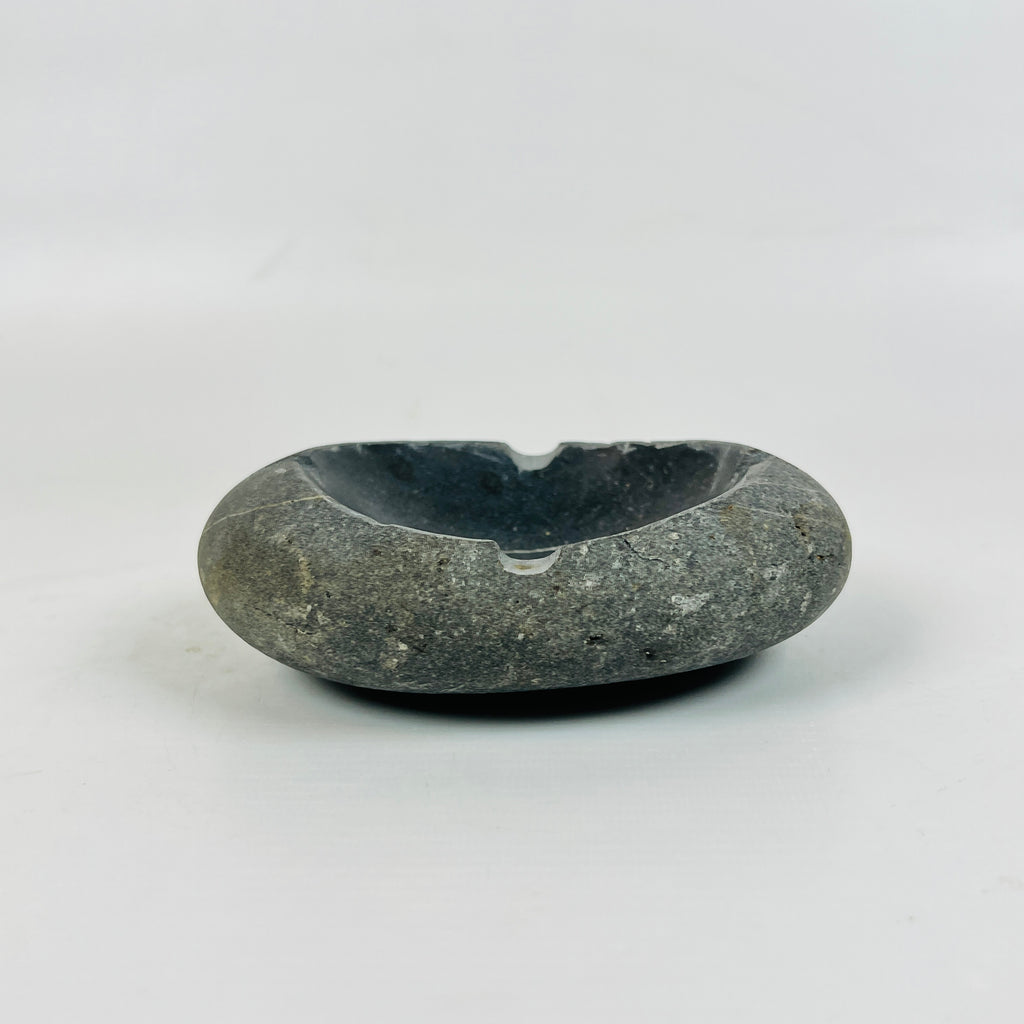 River Stone White Circular Lined Ash Tray