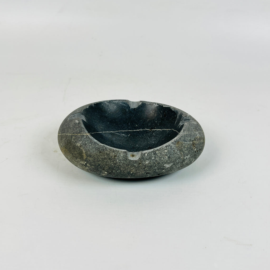 River Stone White Circular Lined Ash Tray